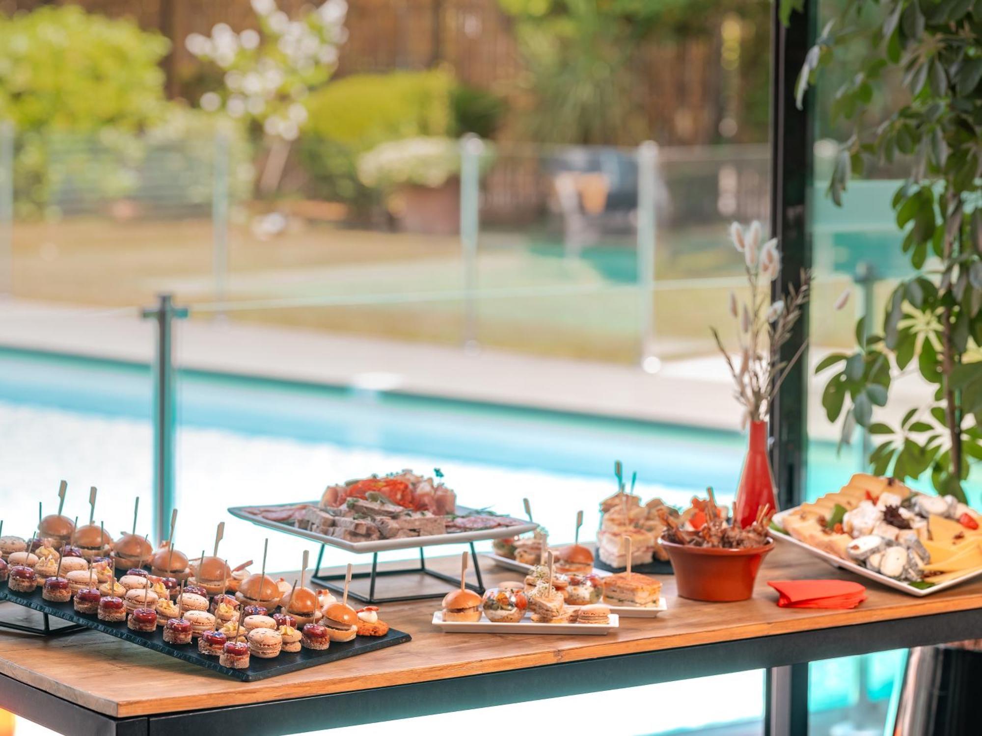 Holiday Inn Toulouse Airport By Ihg Blagnac Exterior photo